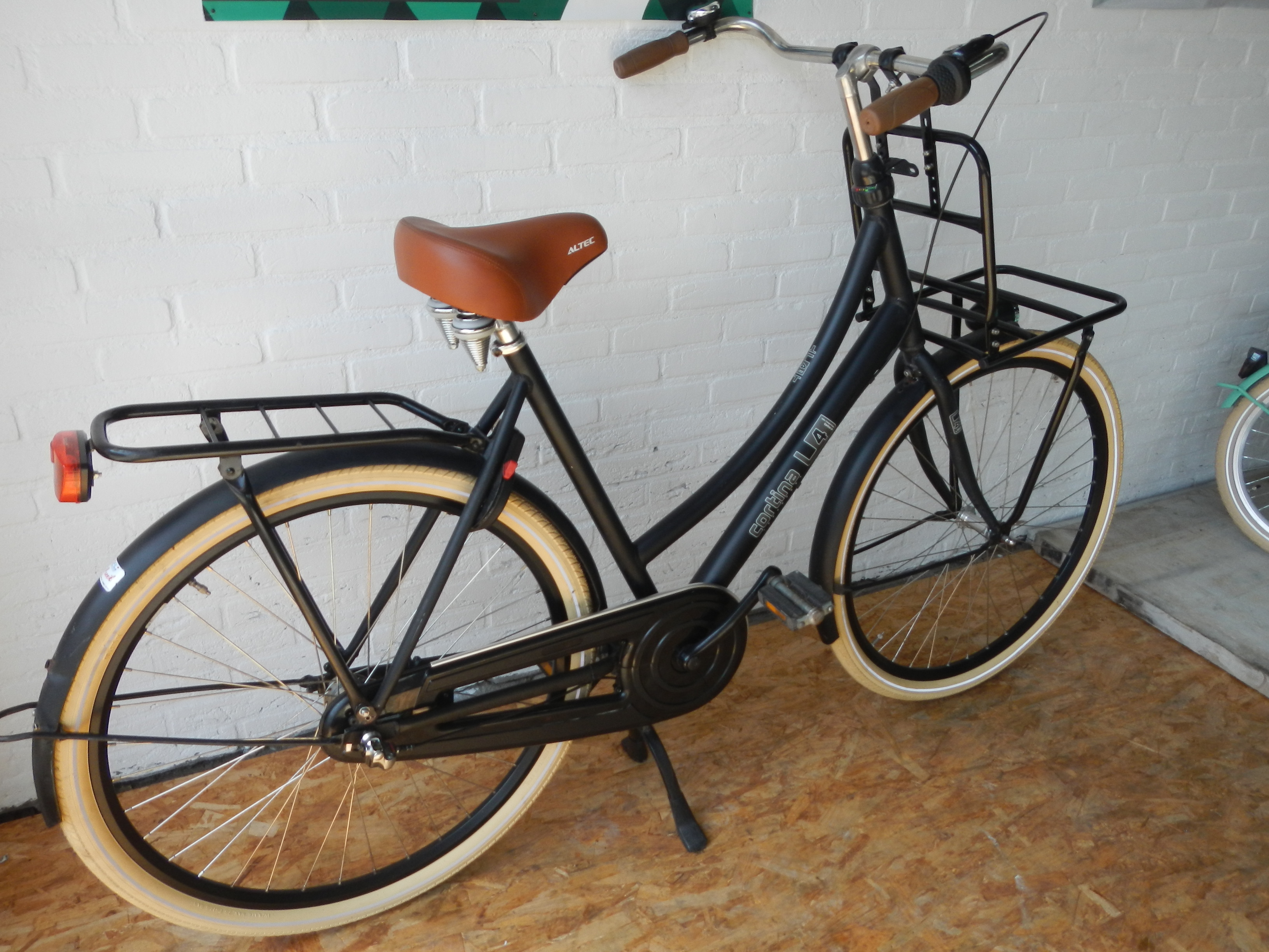 https://fietsenhalsteenwijk.nl/wp-content/uploads/2018/04/dscn3998.jpg
